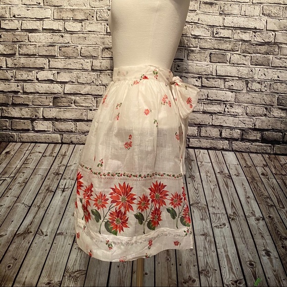 Vintage Retro Christmas Apron - Picture 2 of 5